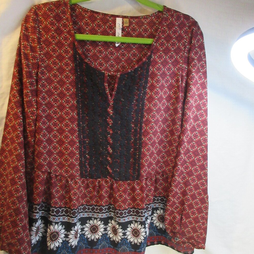 NY COLLECTION SIZE M L/S BABY DOLL BLOUSE WITH EMBROIDERY & DAISIES~POLYESTER